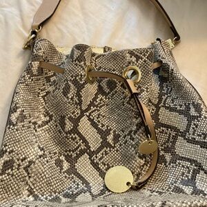 Antonio Melanie bucket purse. Brand new and beautiful. Very soft and flexible.